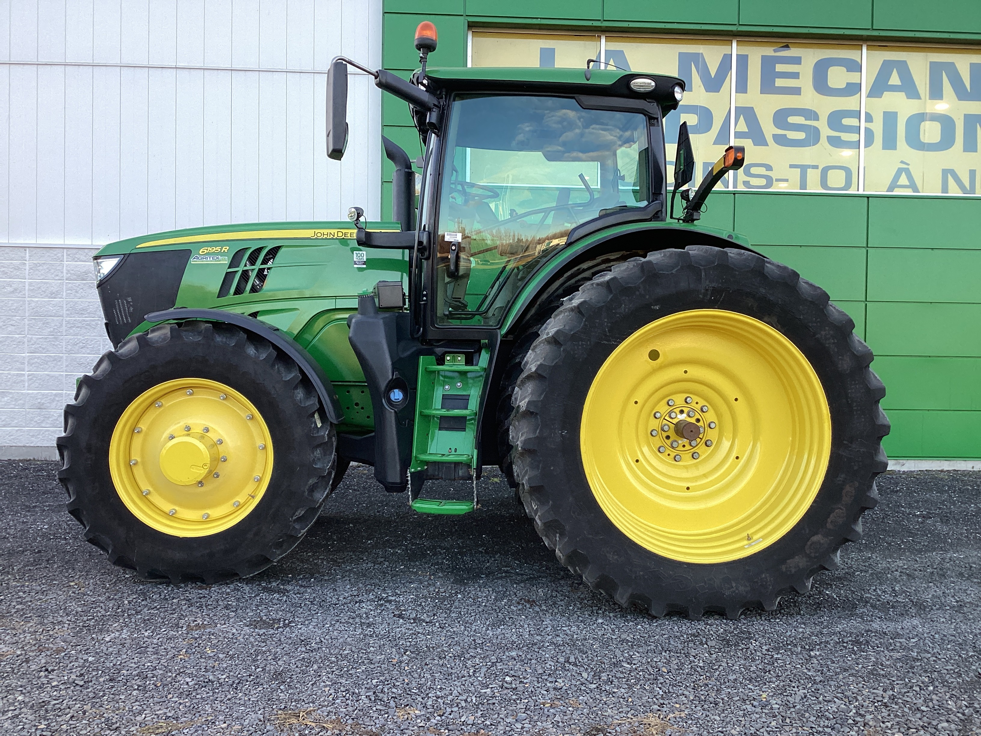 John Deere 6195R