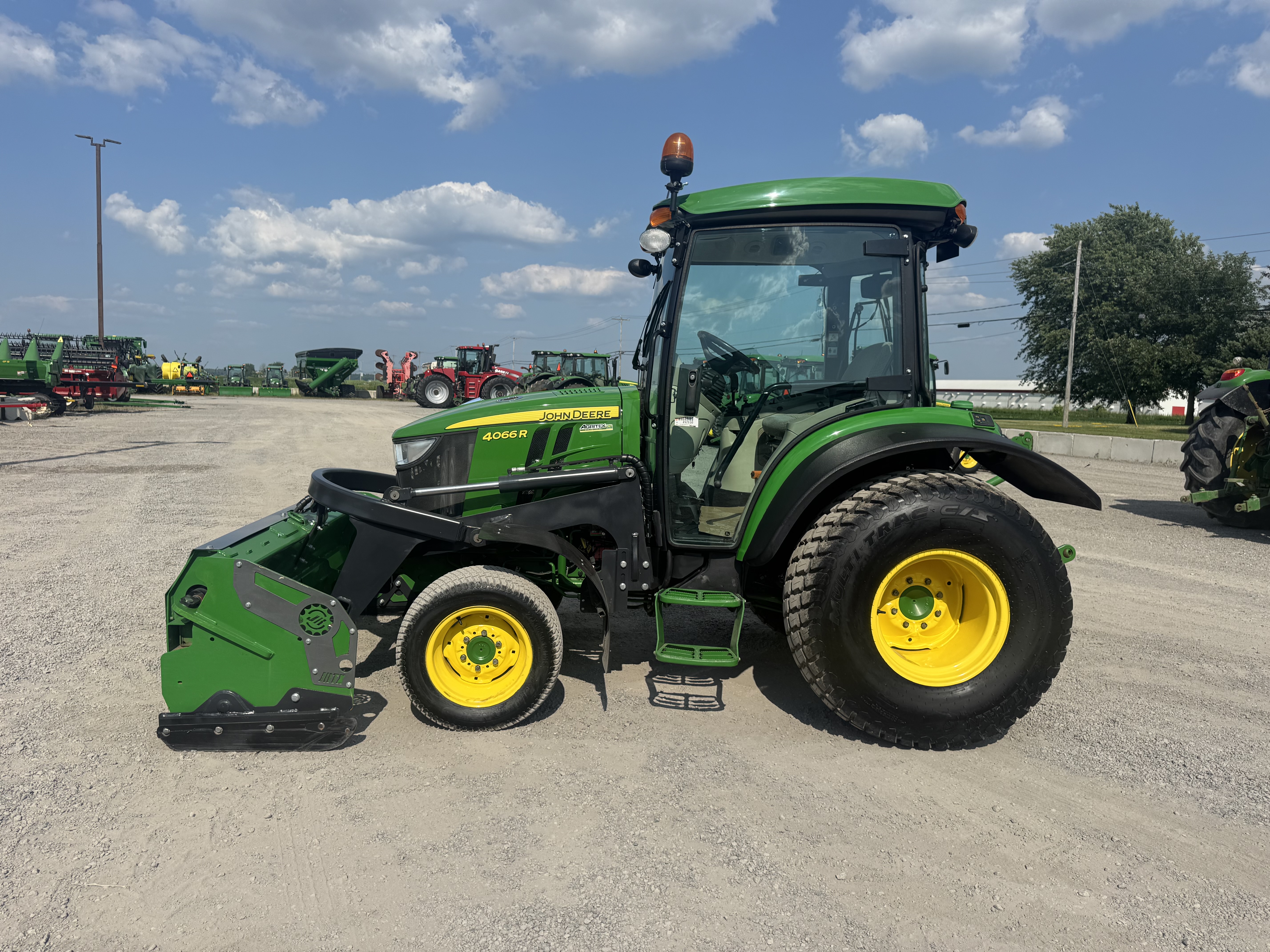 John Deere 4066R TURF JRTX