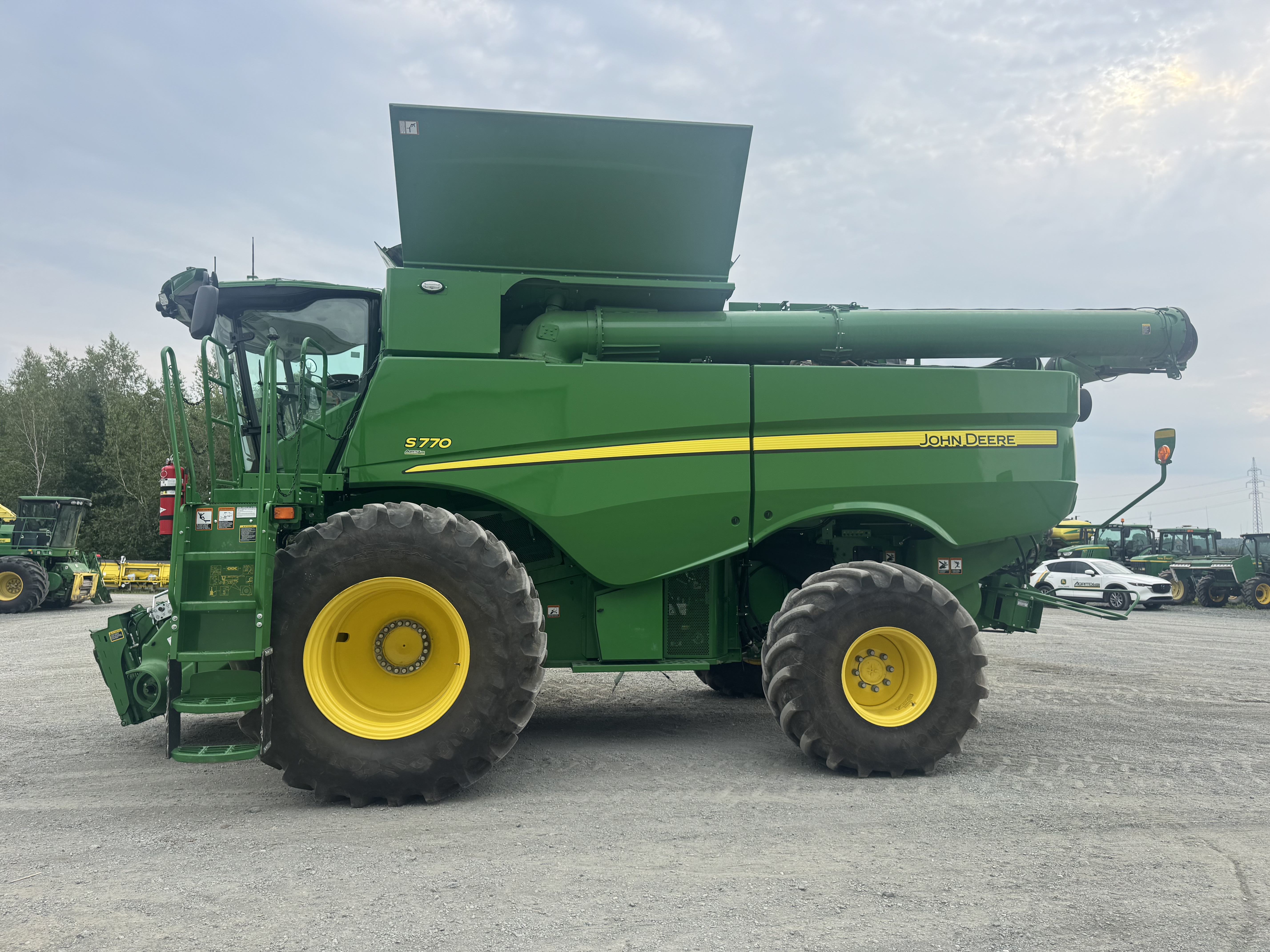 John Deere S770