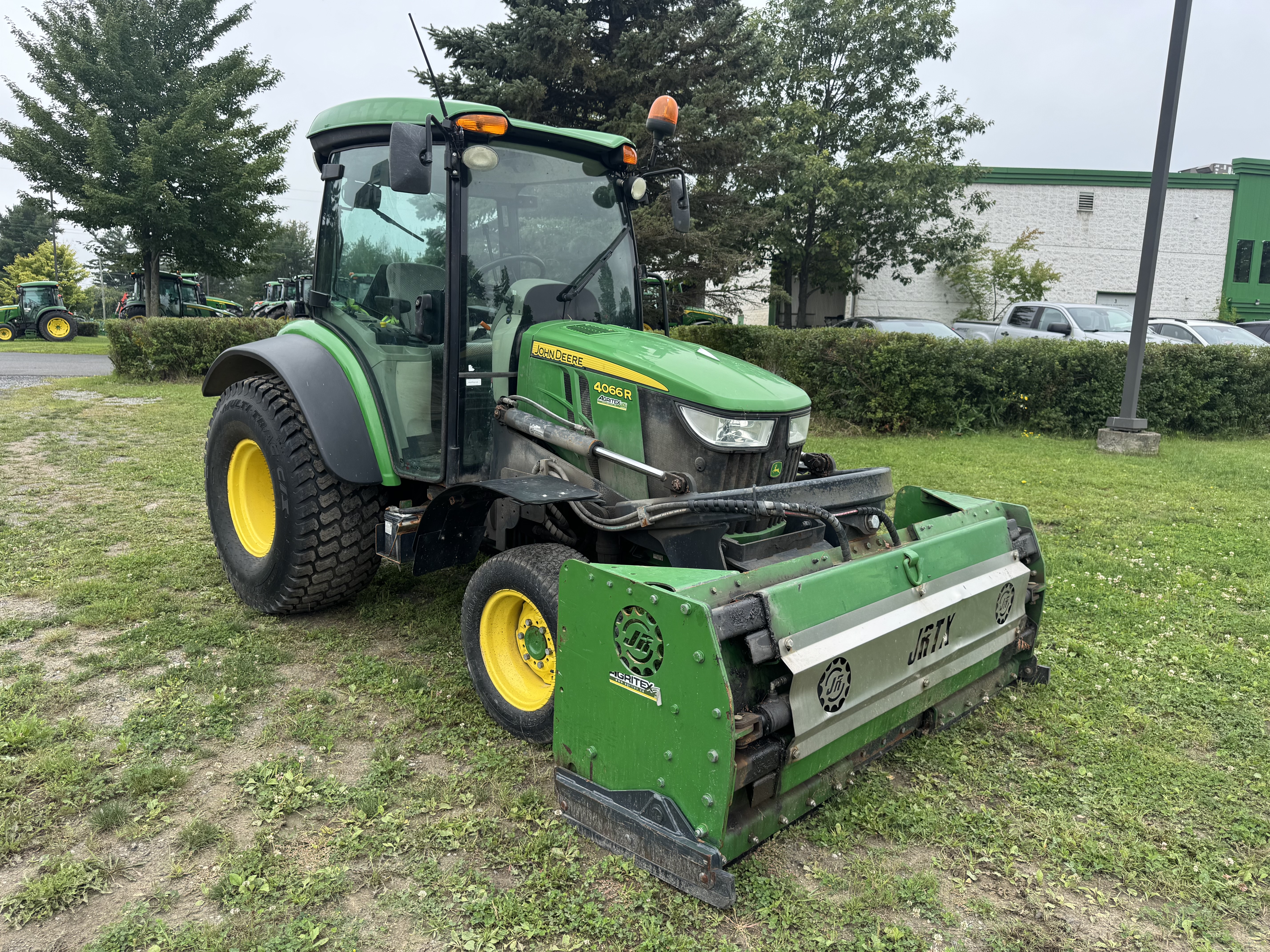 John Deere 4066R TURF JRTX    