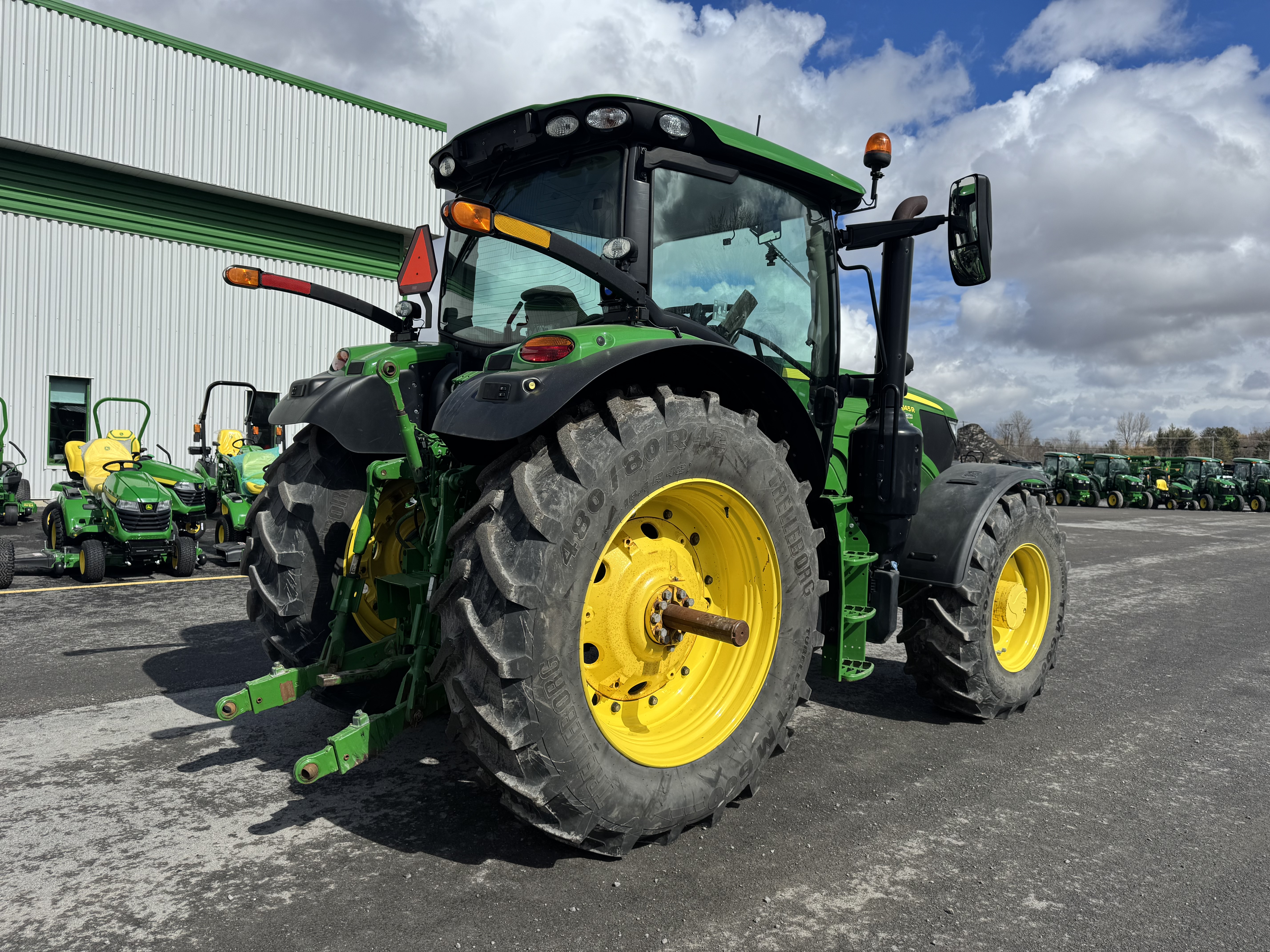 John Deere 6145R 