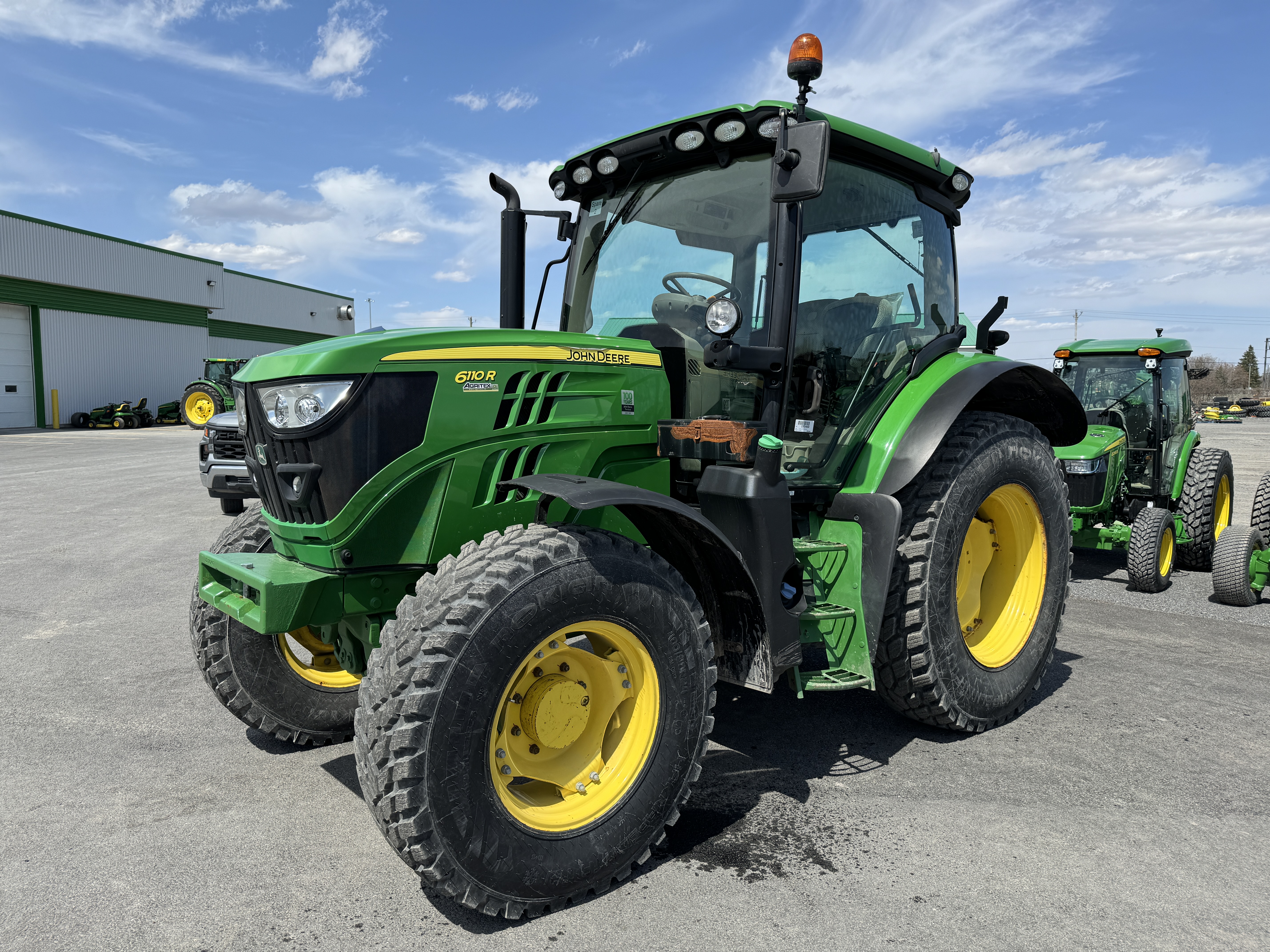 John Deere 6110R NOKIAN