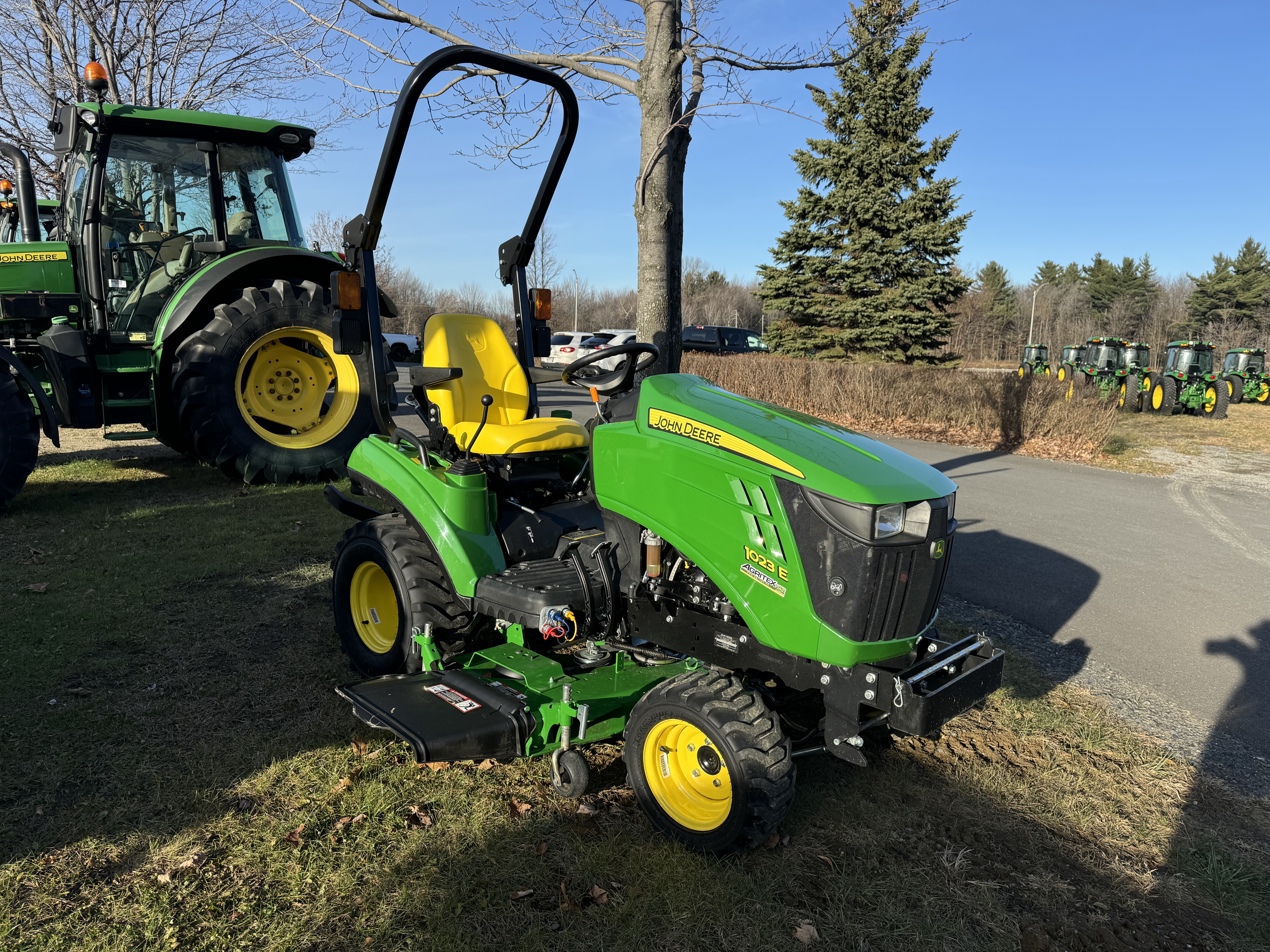 John Deere 1023E