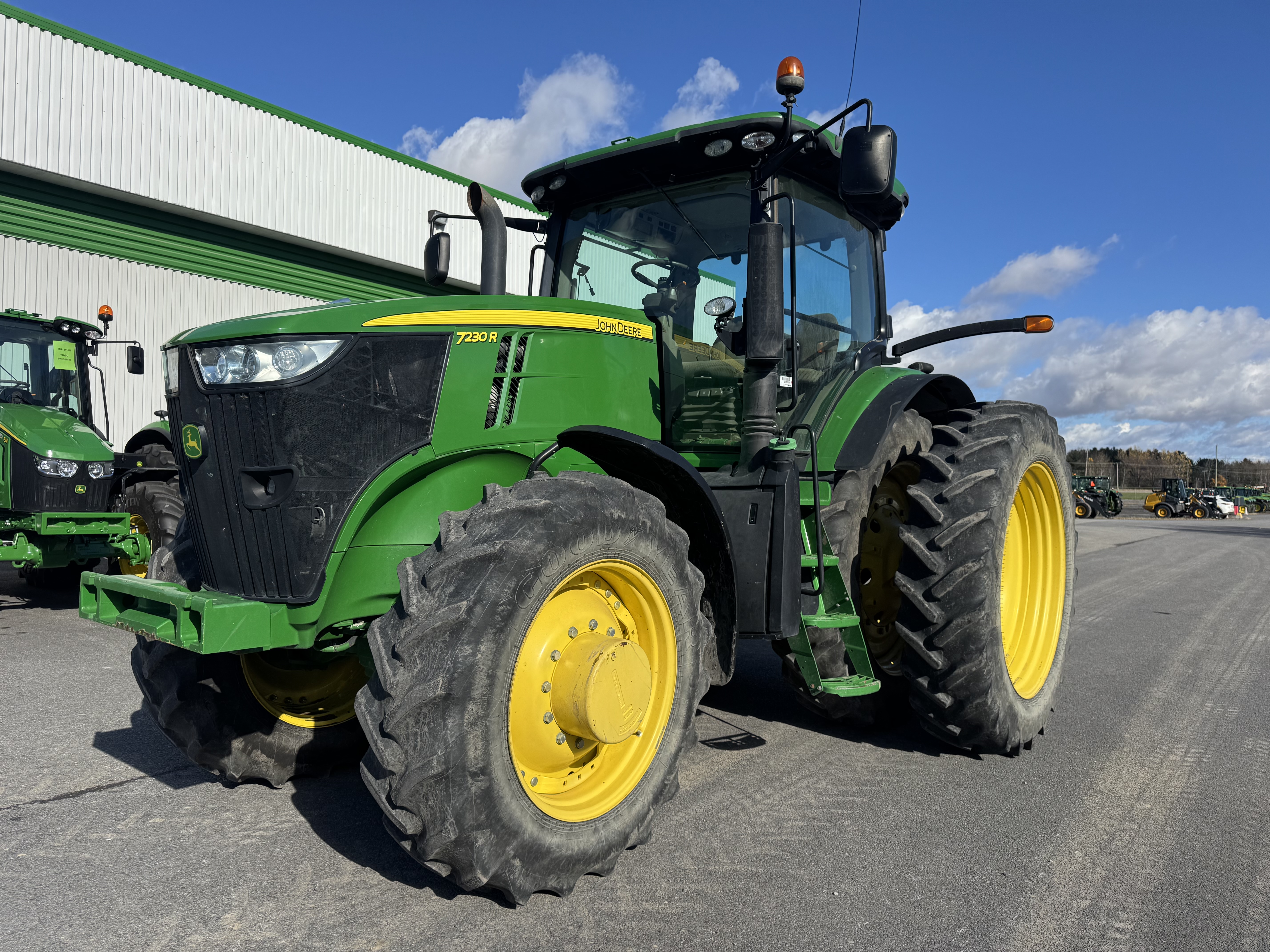 John Deere 7230R