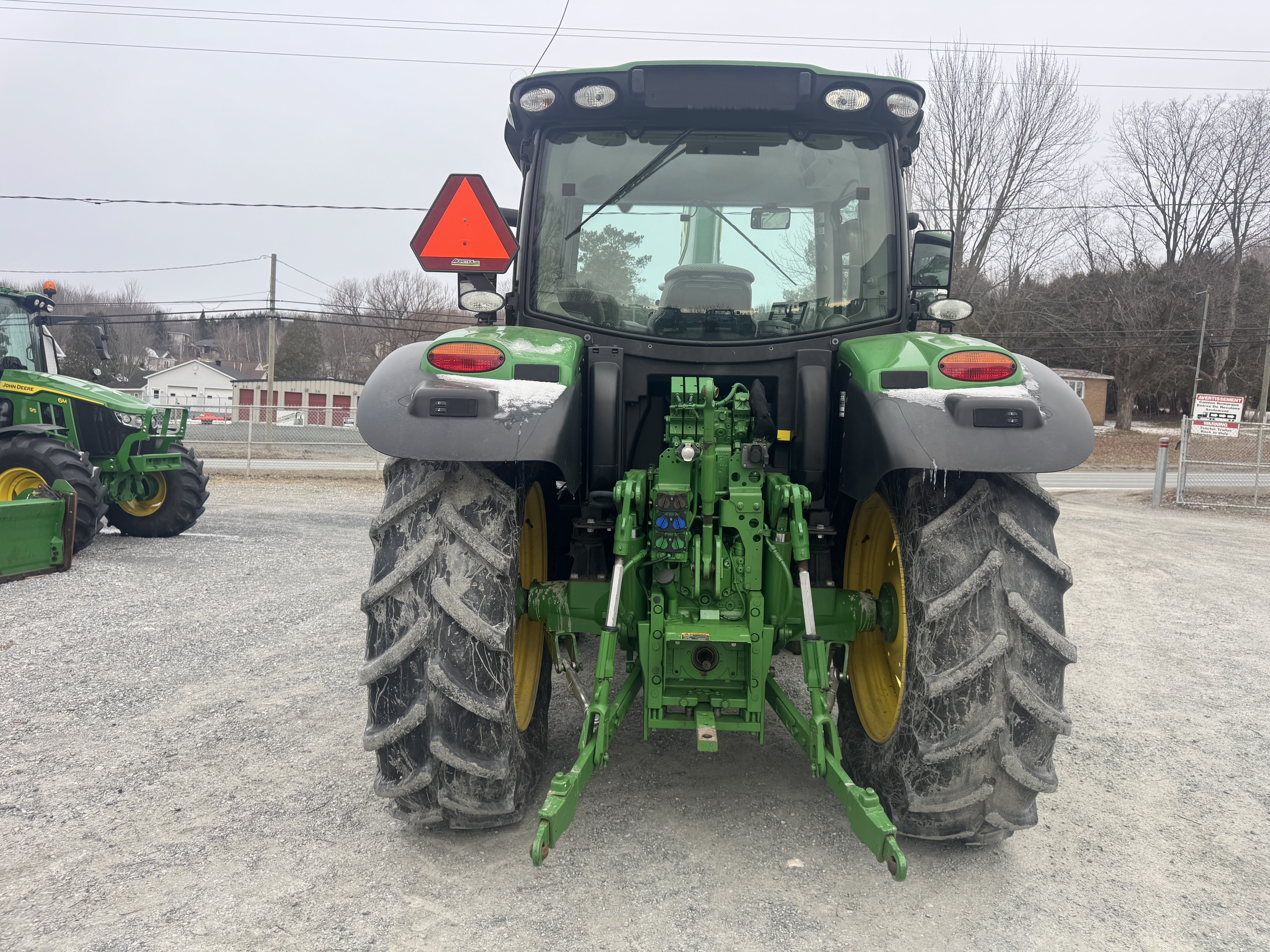 John Deere 6110R 