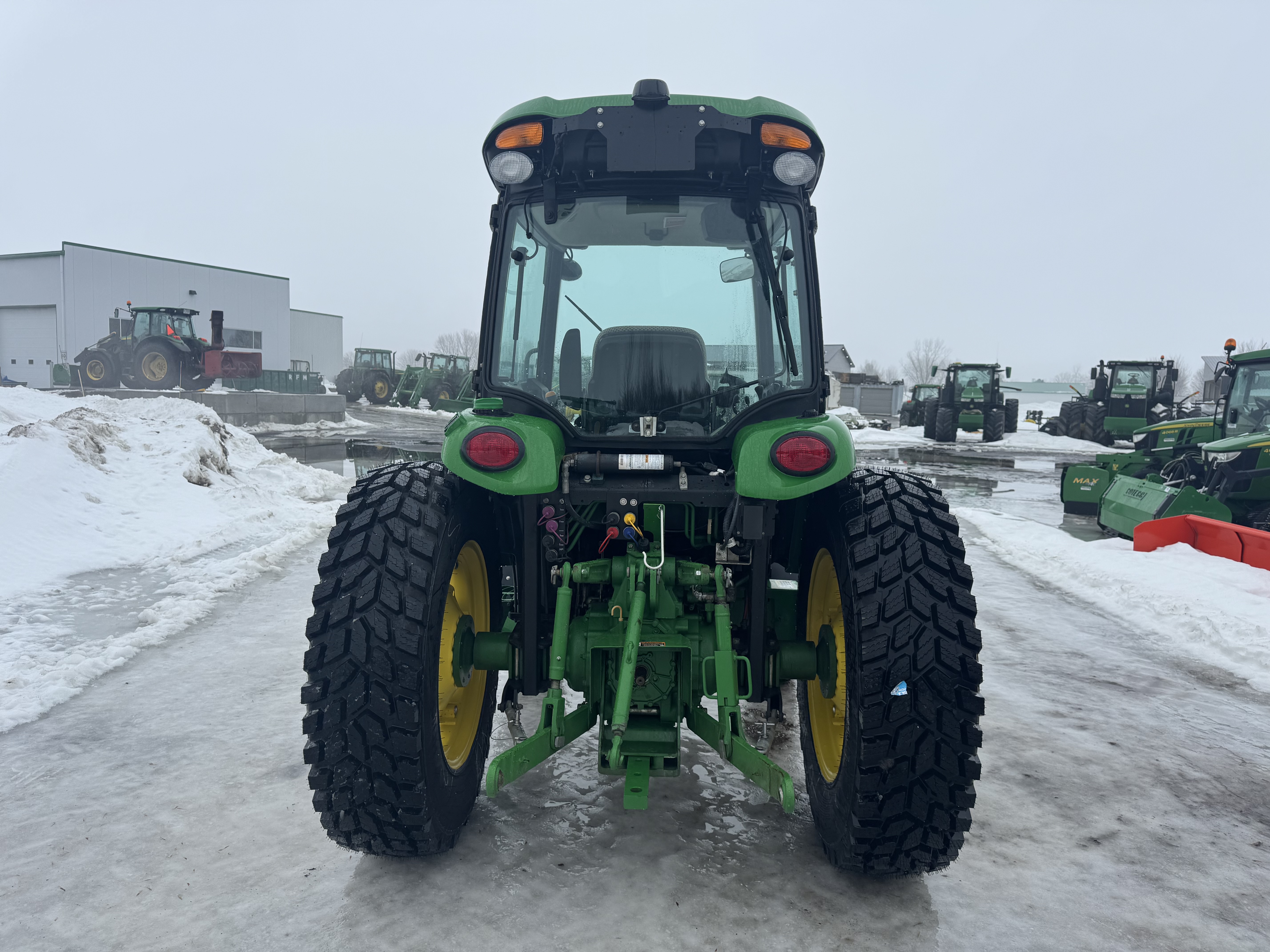 John Deere 4052R NOKIAN    