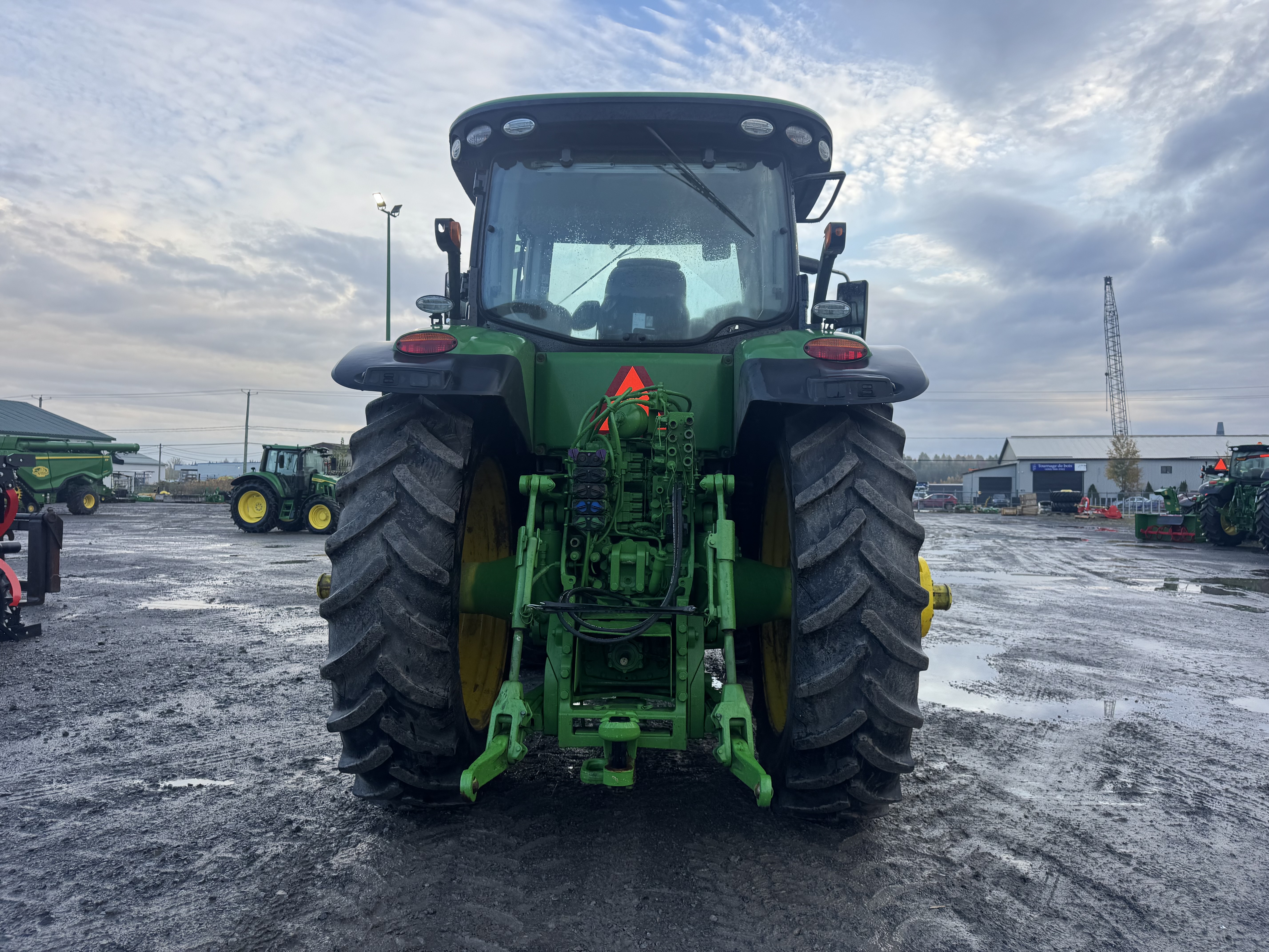 John Deere 8245R FRT HITCH