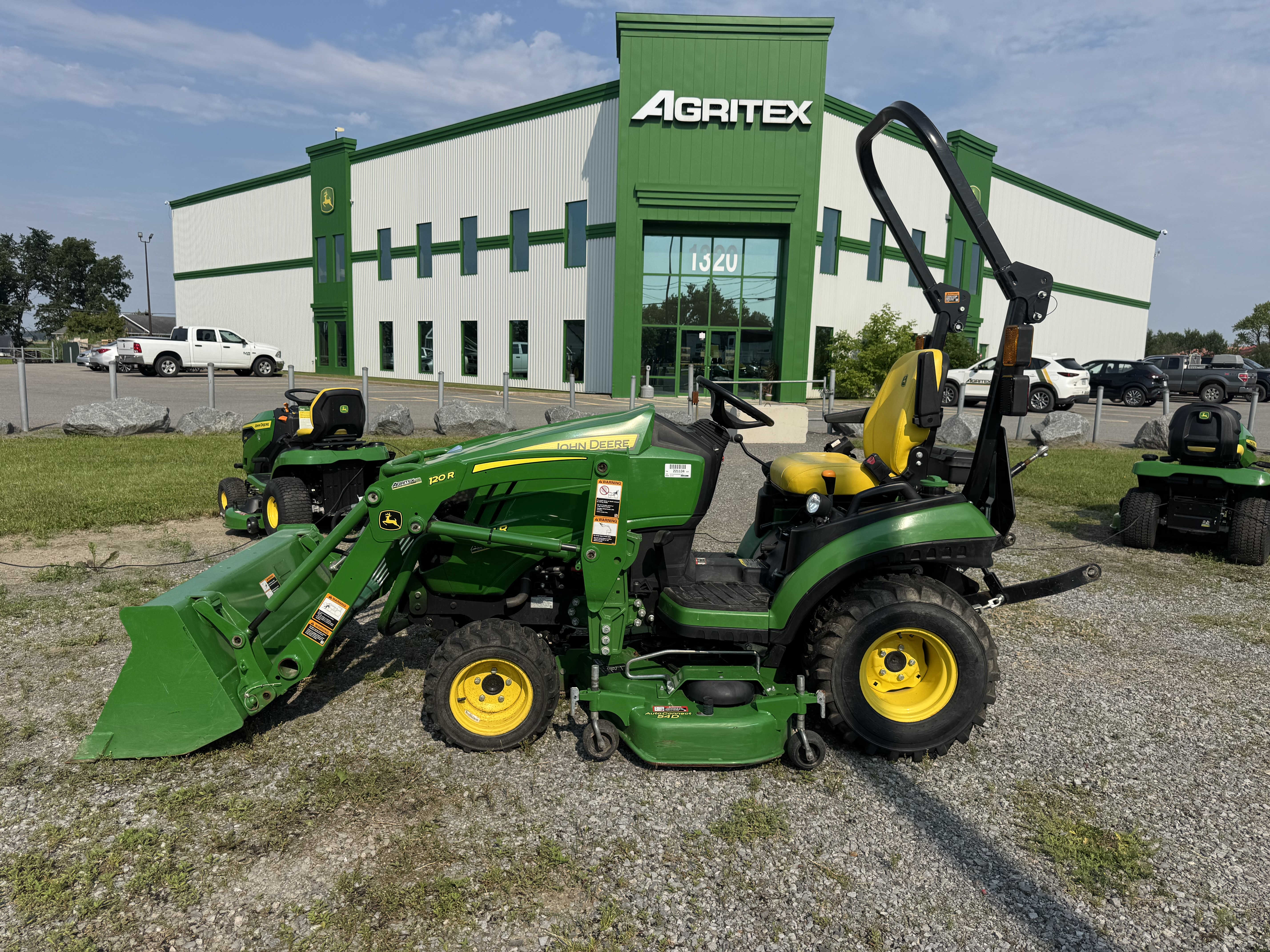 John Deere 1025R LDR + TONDEUSE 