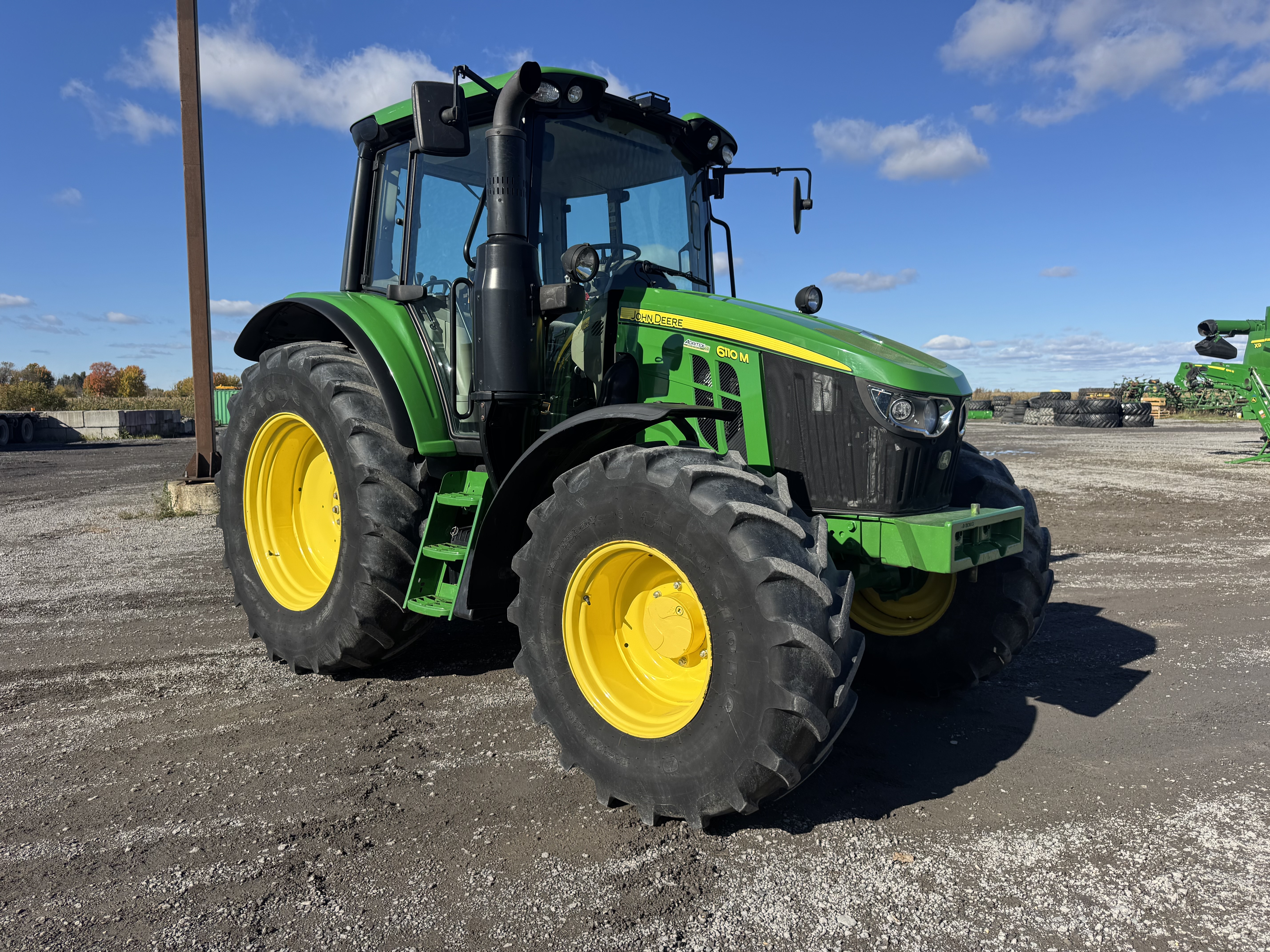 John Deere 6110M