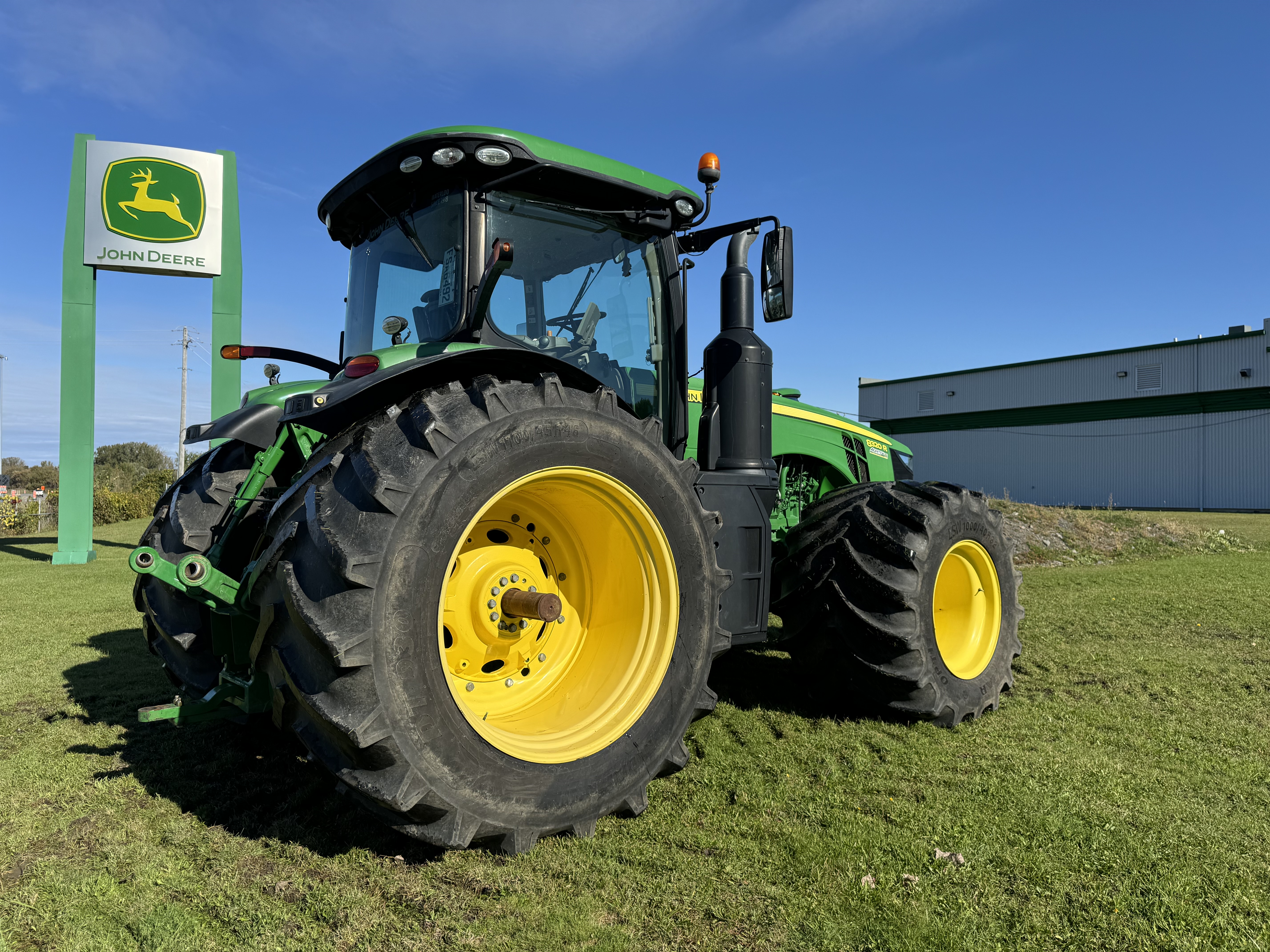 John Deere 8320R 