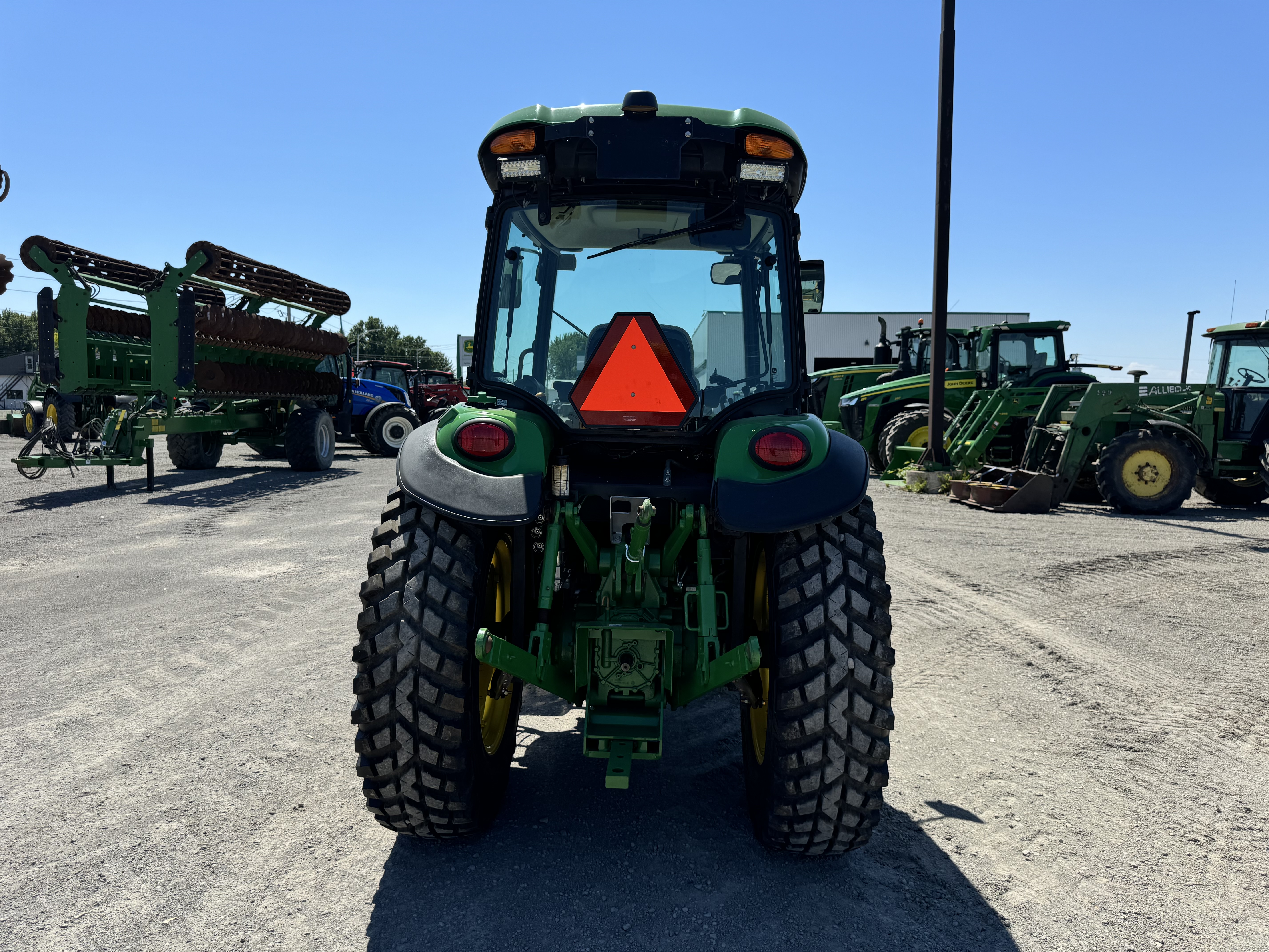 John Deere 4066R GRATTE NOKIAN   