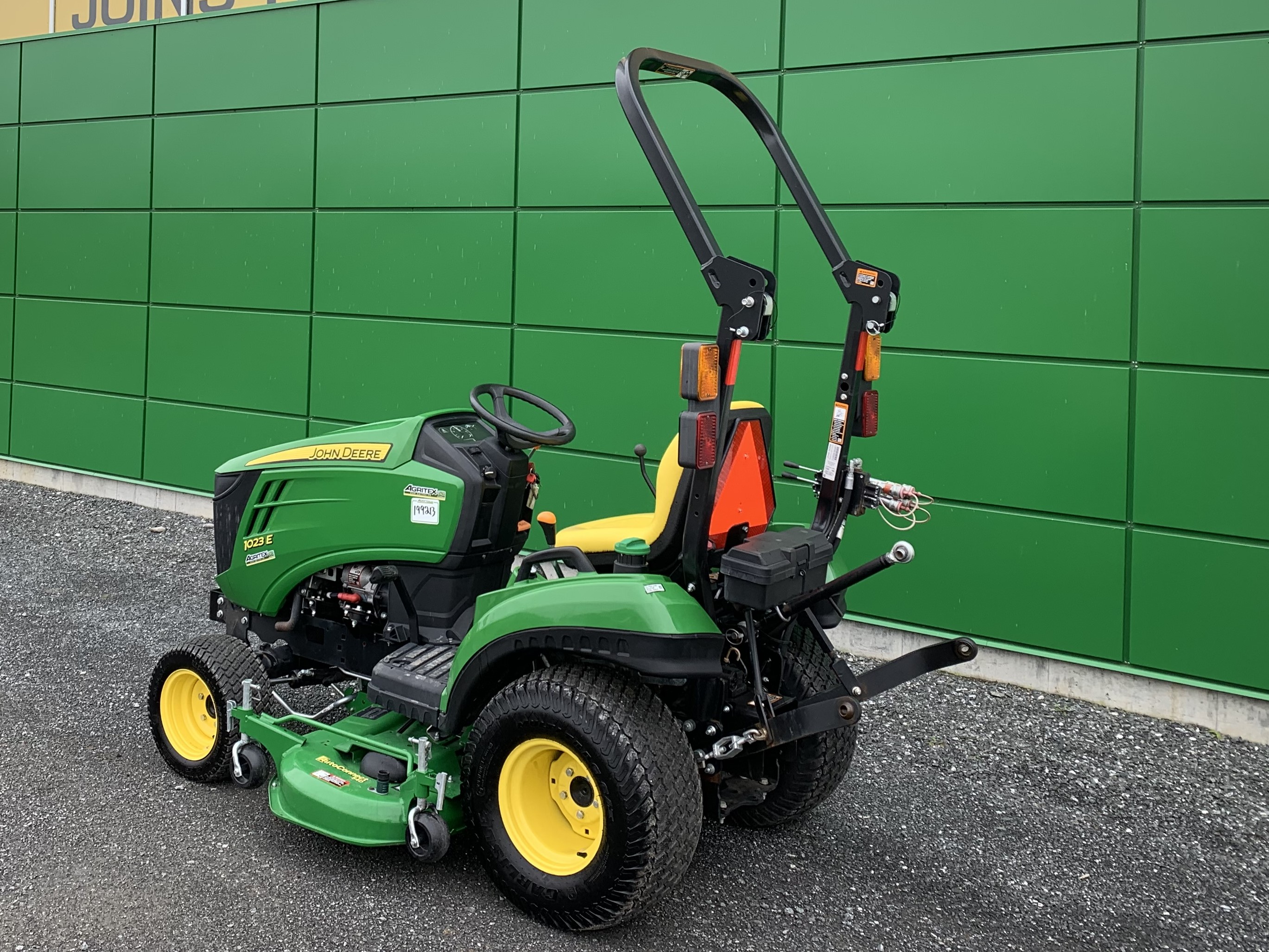 John Deere 1023E