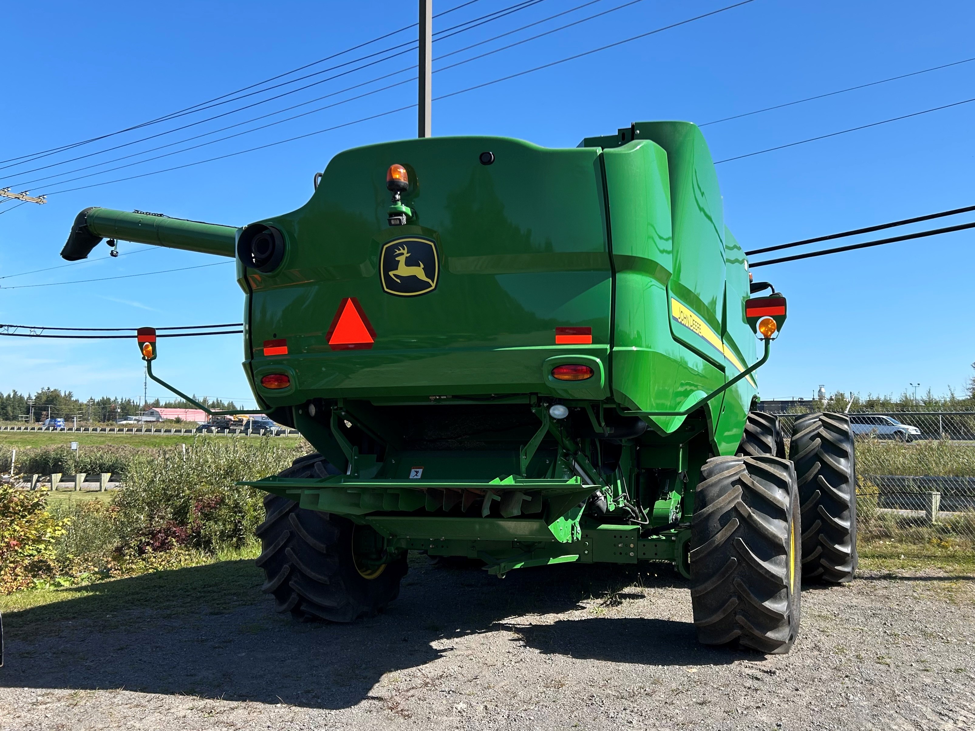 John Deere S660