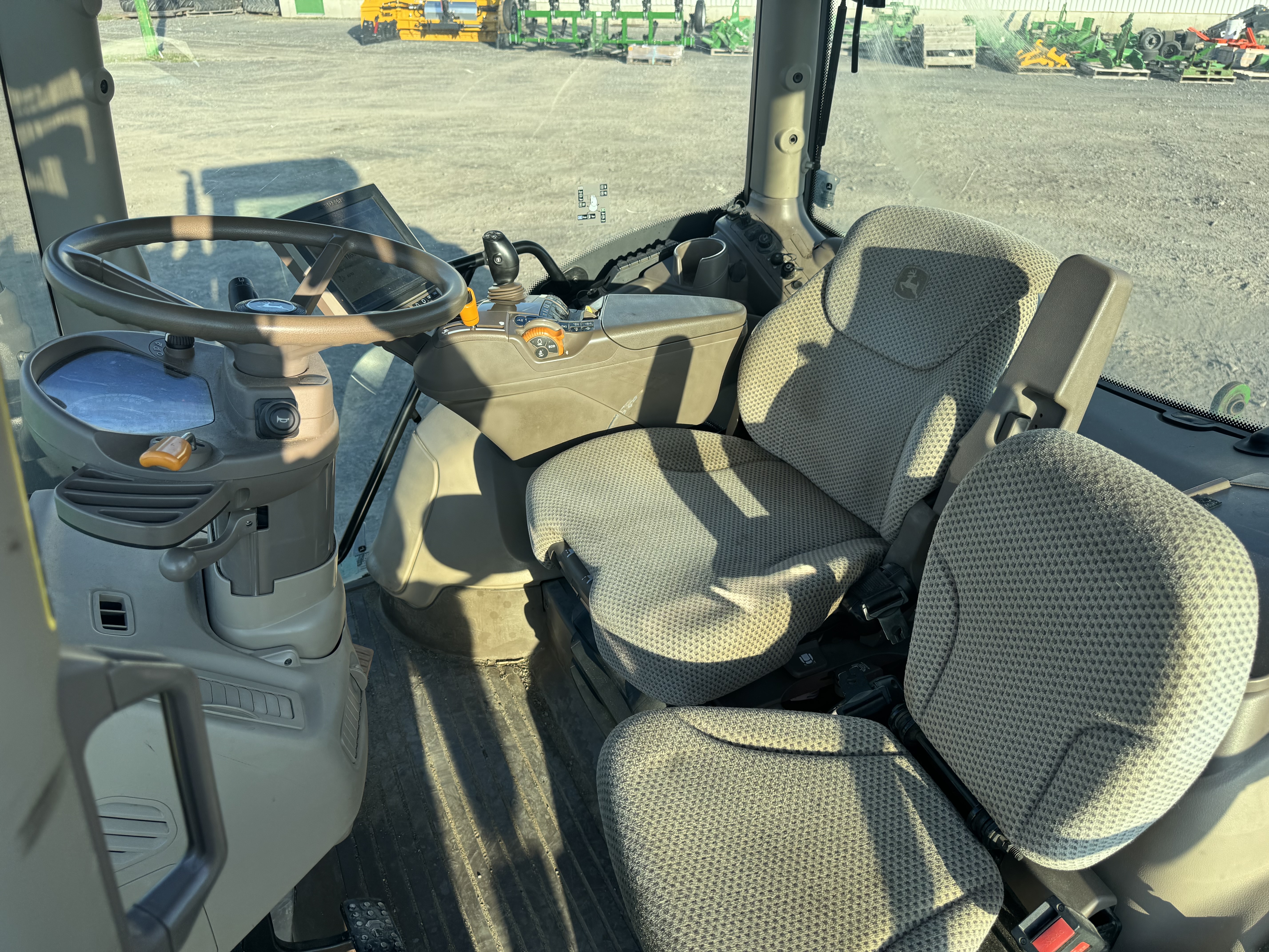 John Deere 6110R