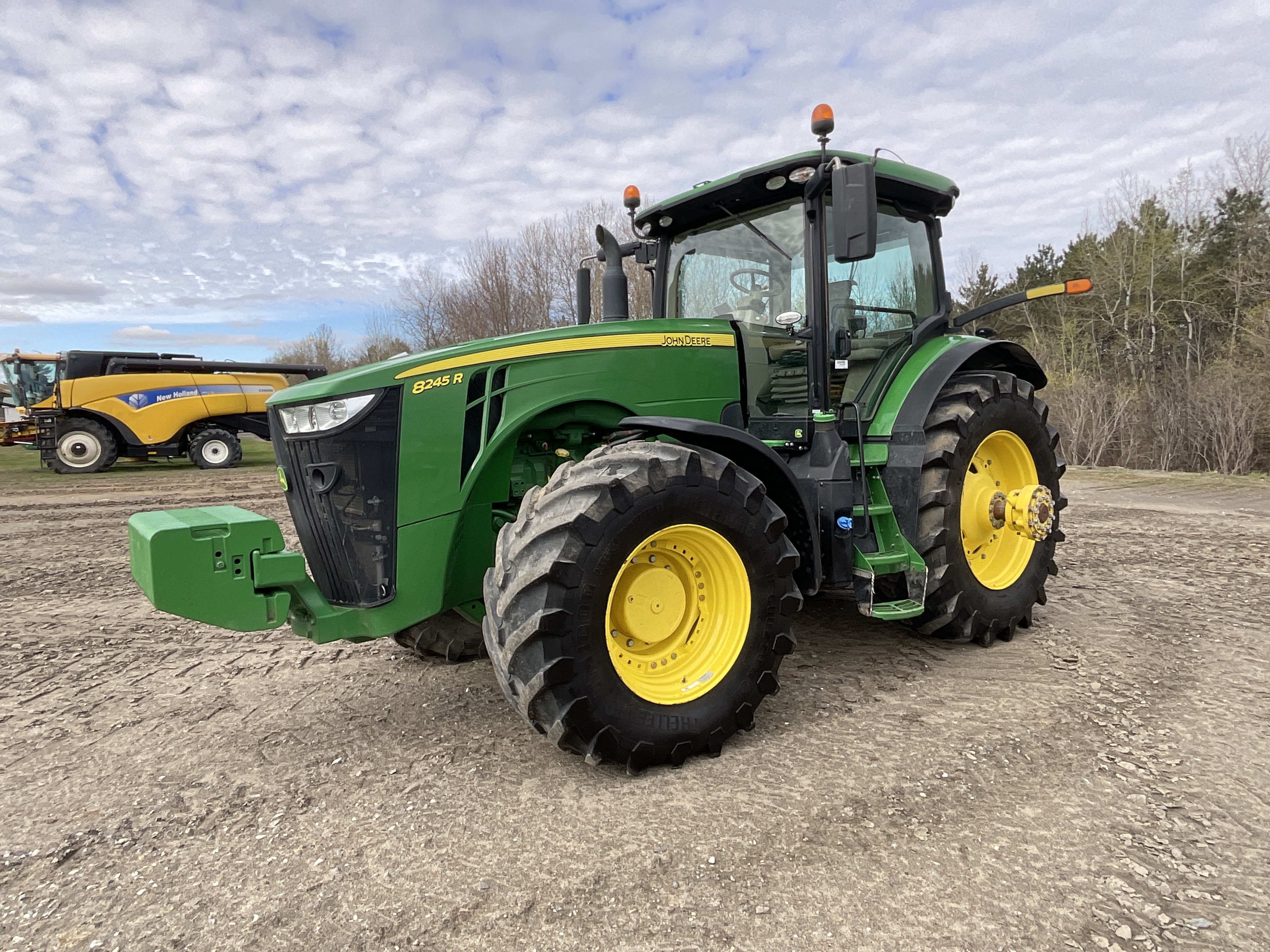 John Deere 8245R 