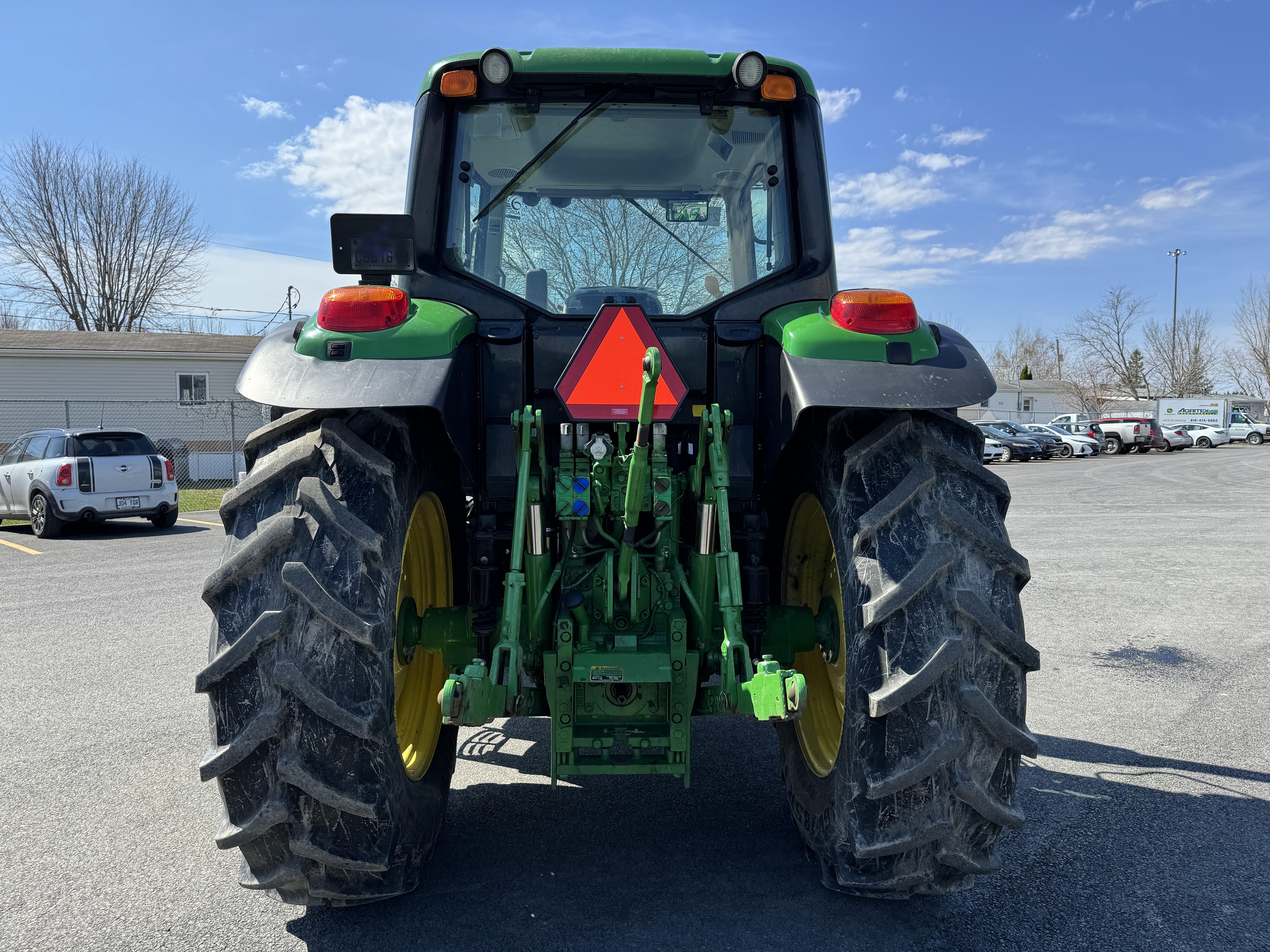John Deere 6110M