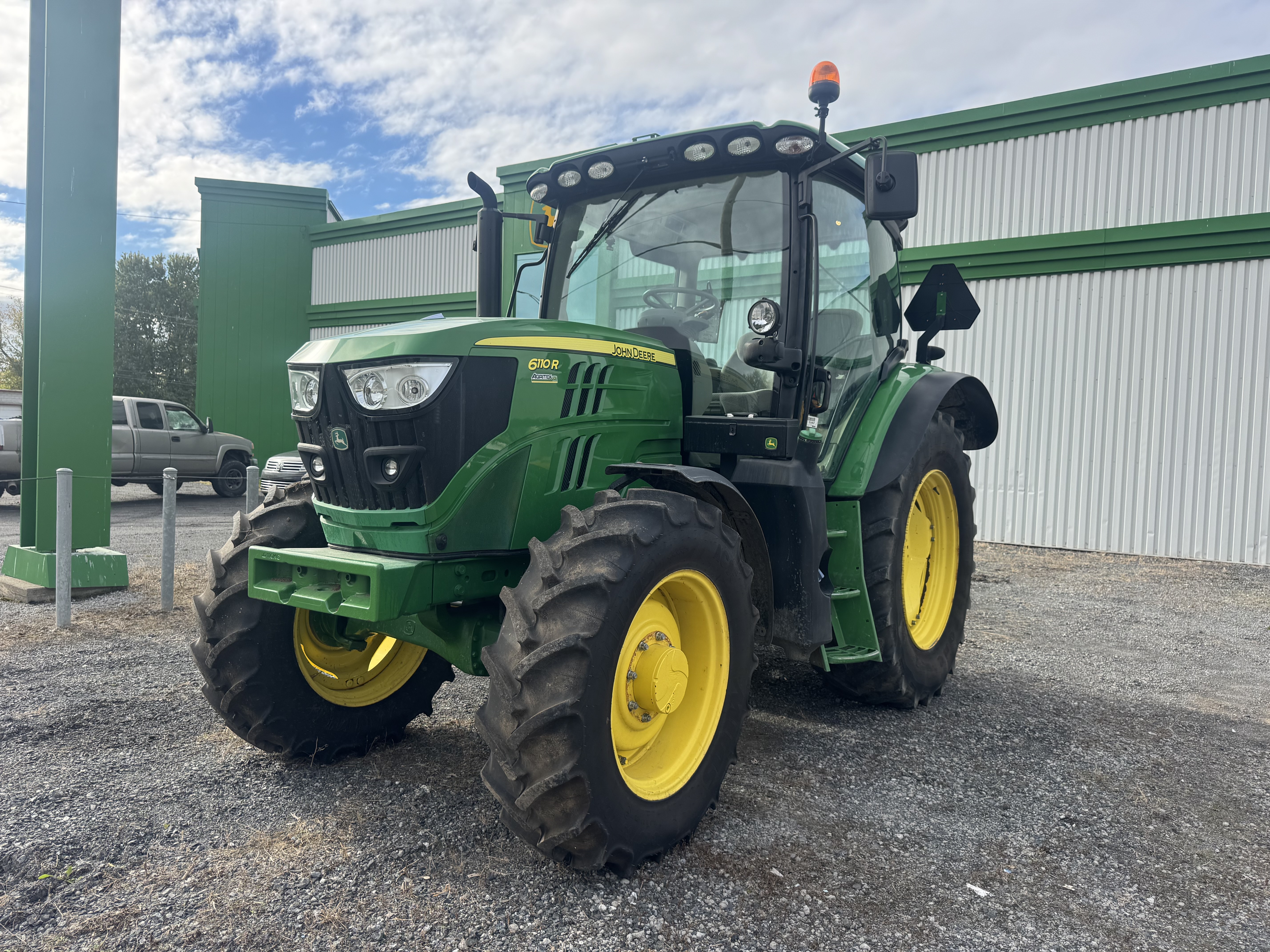 John Deere 6110R