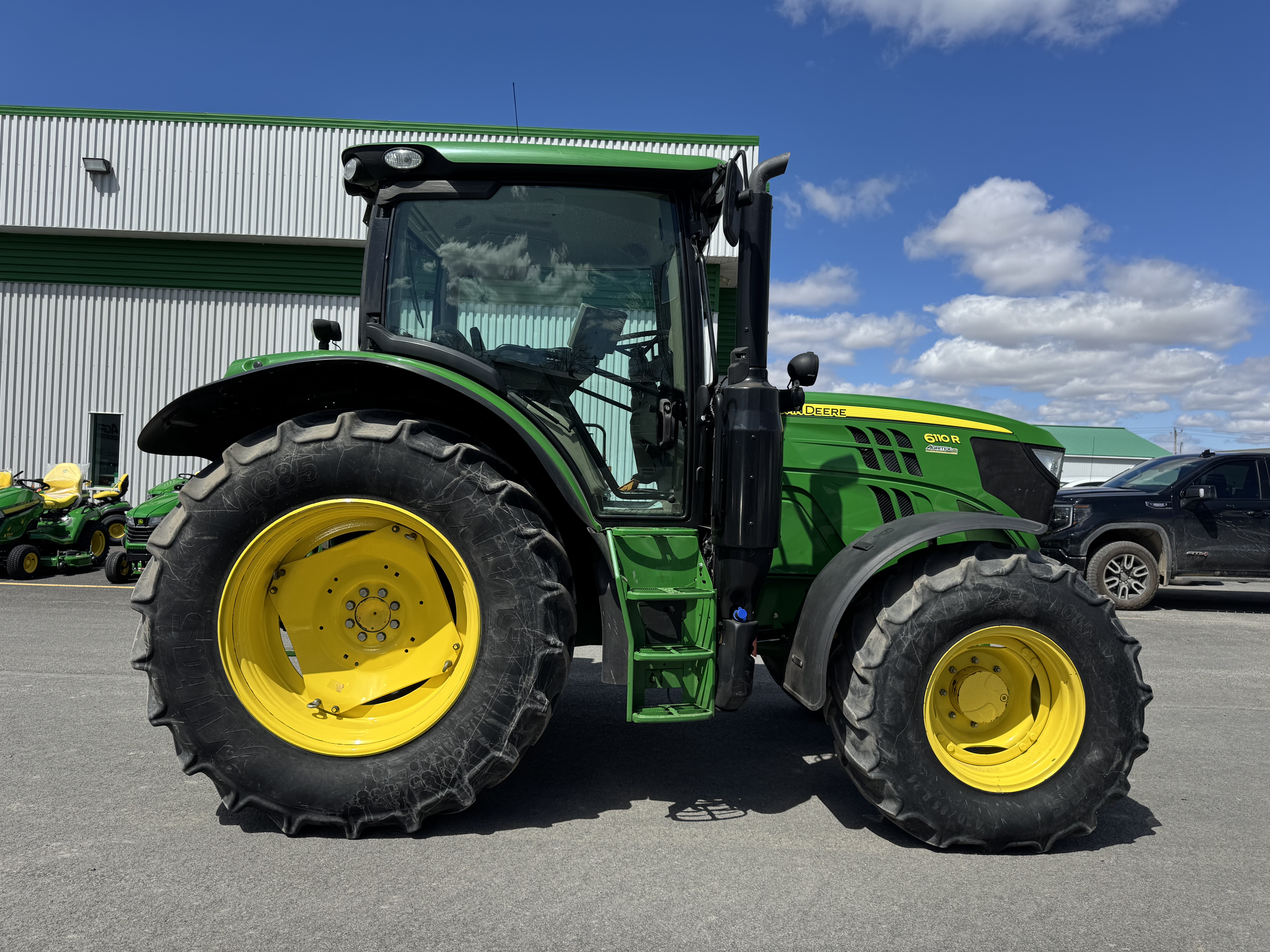 John Deere 6110R