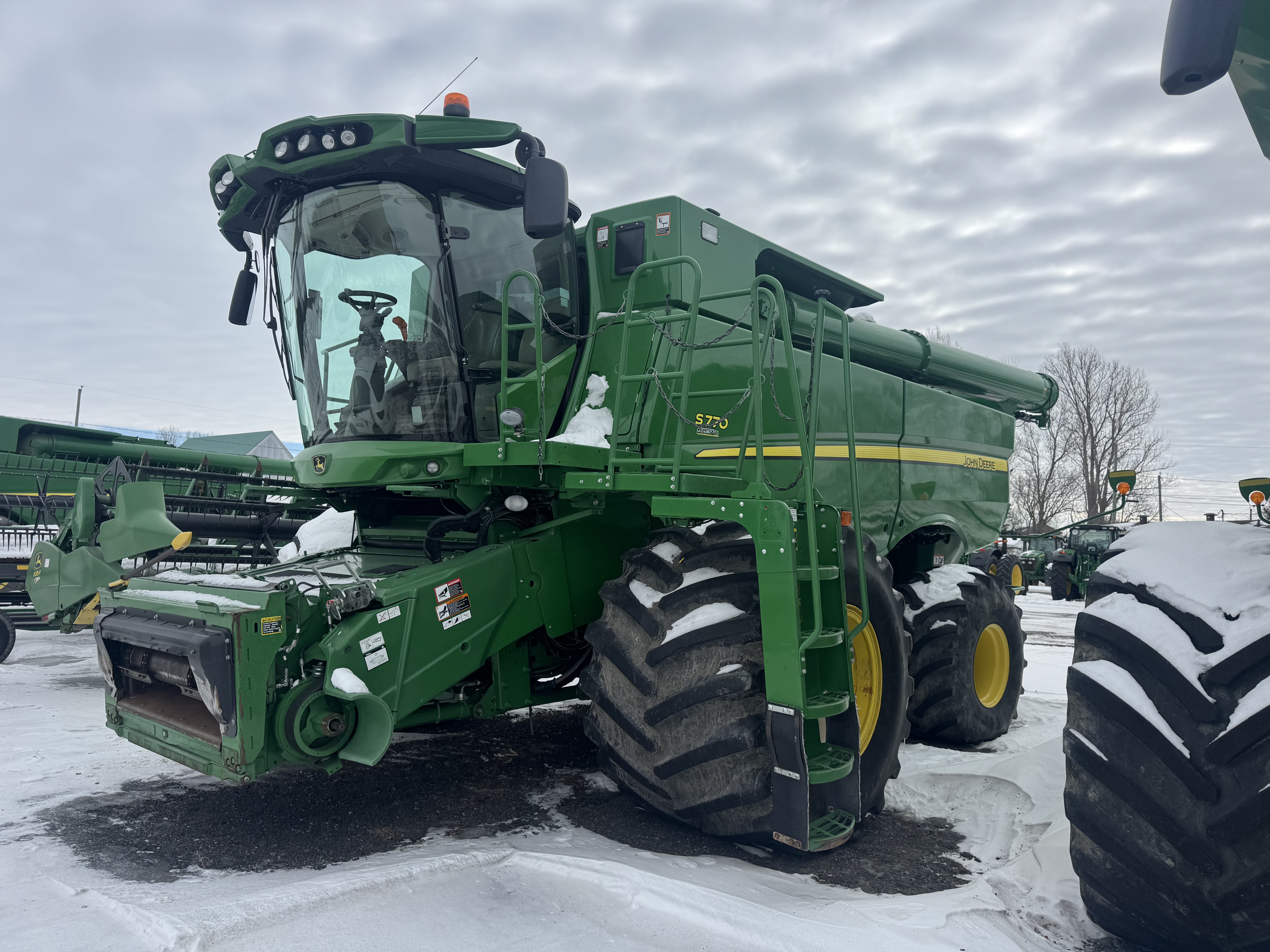 John Deere S770