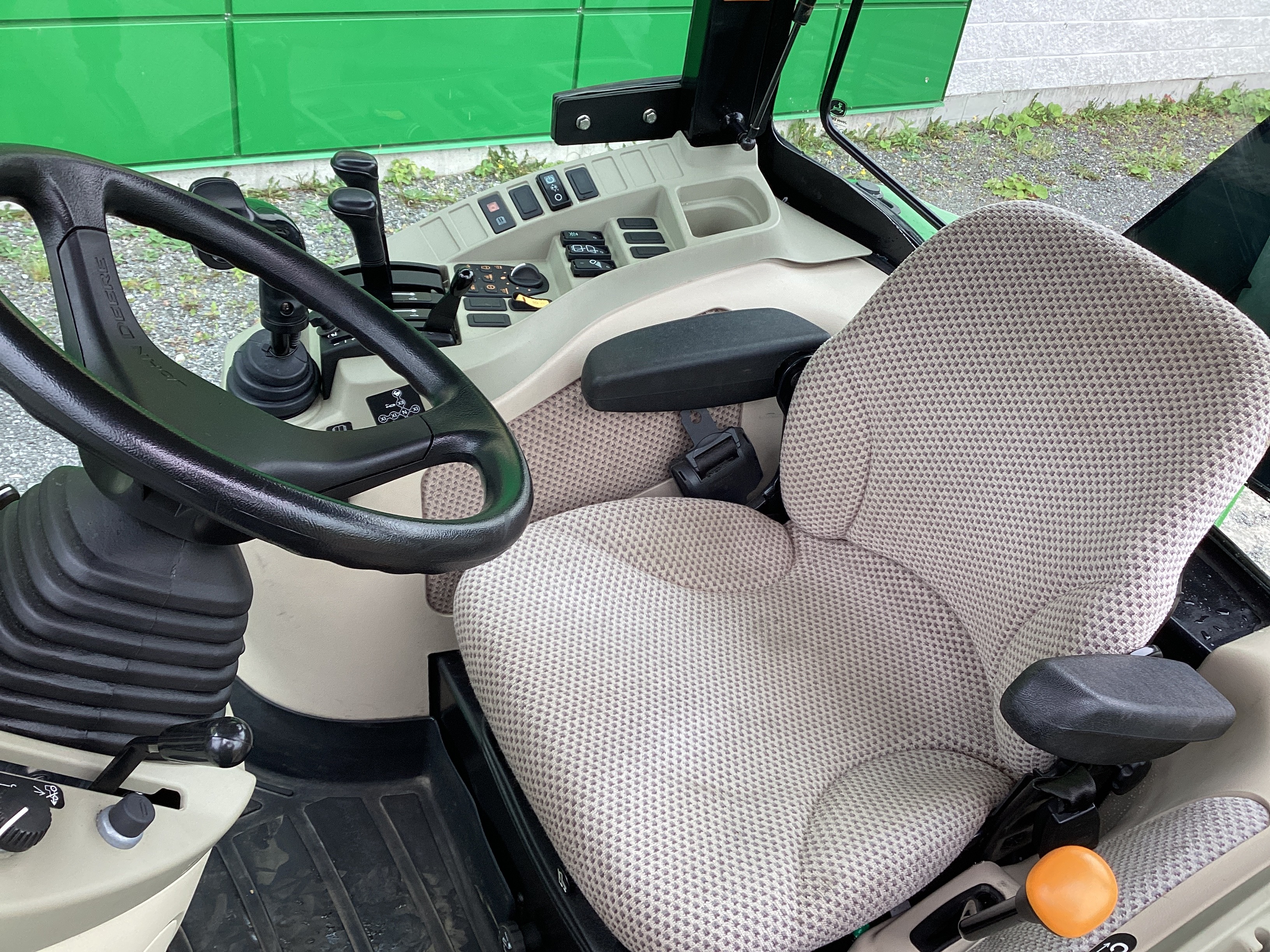 John Deere 4052R NOKIAN JRTX 