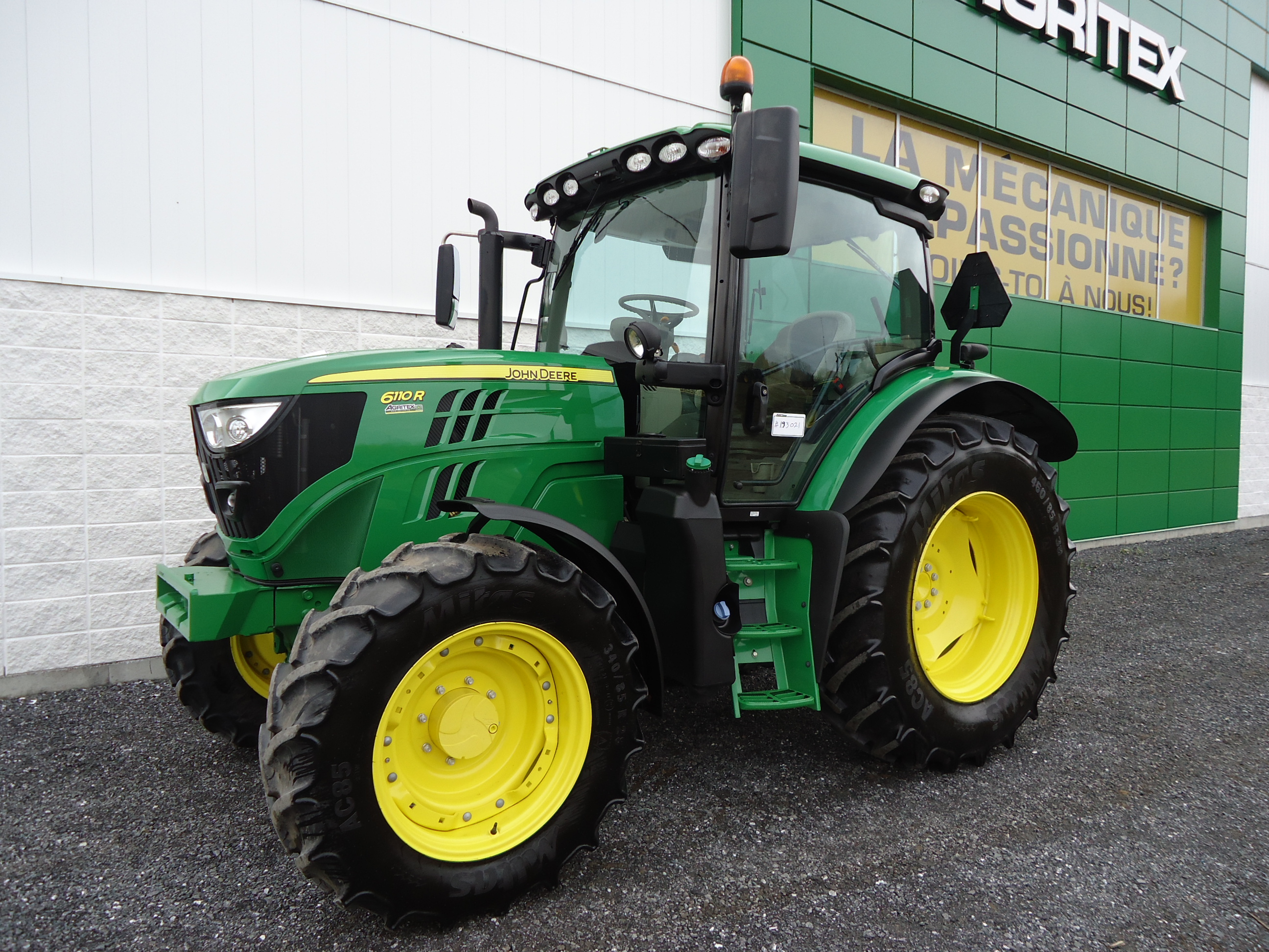 John Deere 6110R