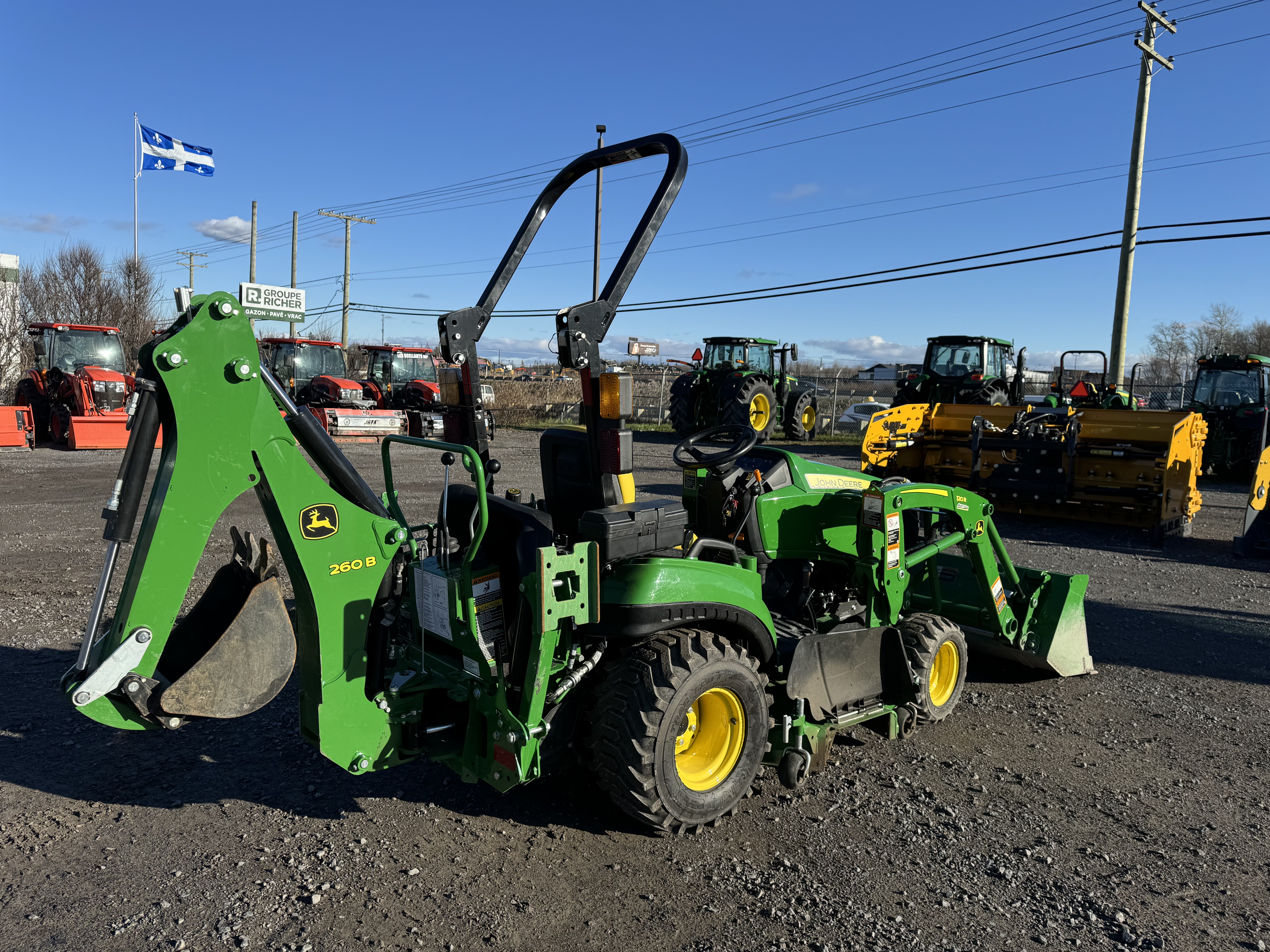 John Deere 1023E TLB