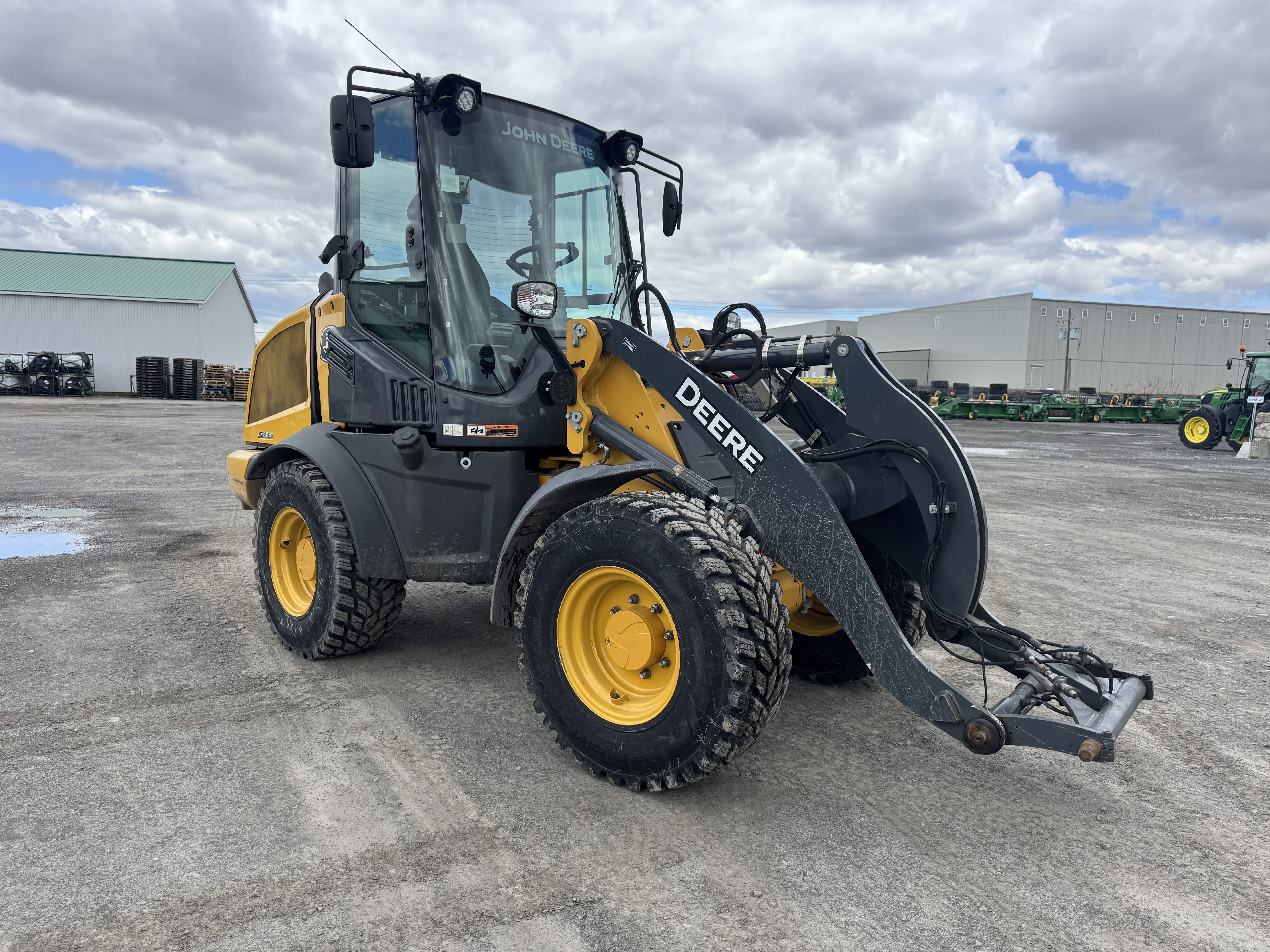 John Deere 244P